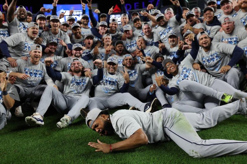 Rays barren a los Yankees y avanzan a la Serie de Campeonato de la Liga Americana Rays barren a los Yankees y avanzan a la Serie de Campeonato de la Liga Americana