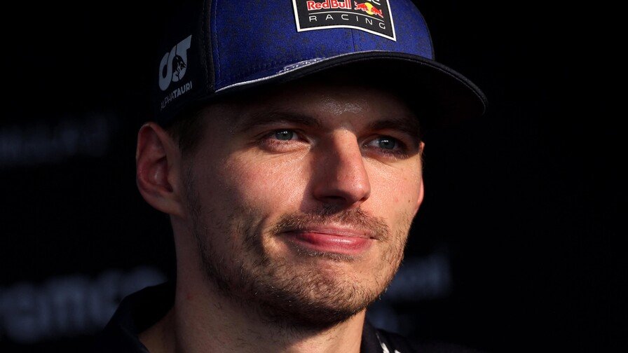 Verstappen logra la pole para el Gran Premio de Baréin, trasladado a Malasia Verstappen logra la pole para el Gran Premio de Baréin, trasladado a Malasia